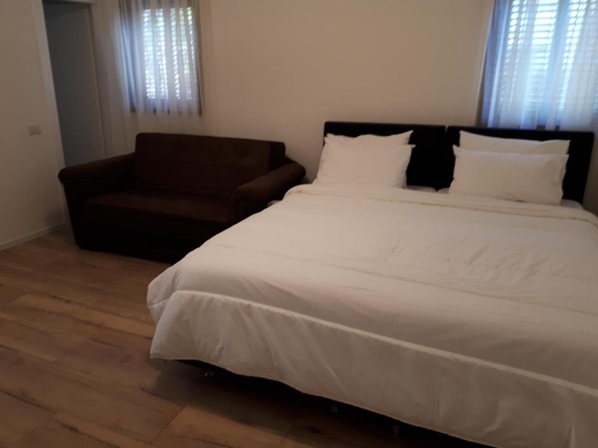 Etty'S House Hotel Petach Tikva Kültér fotó